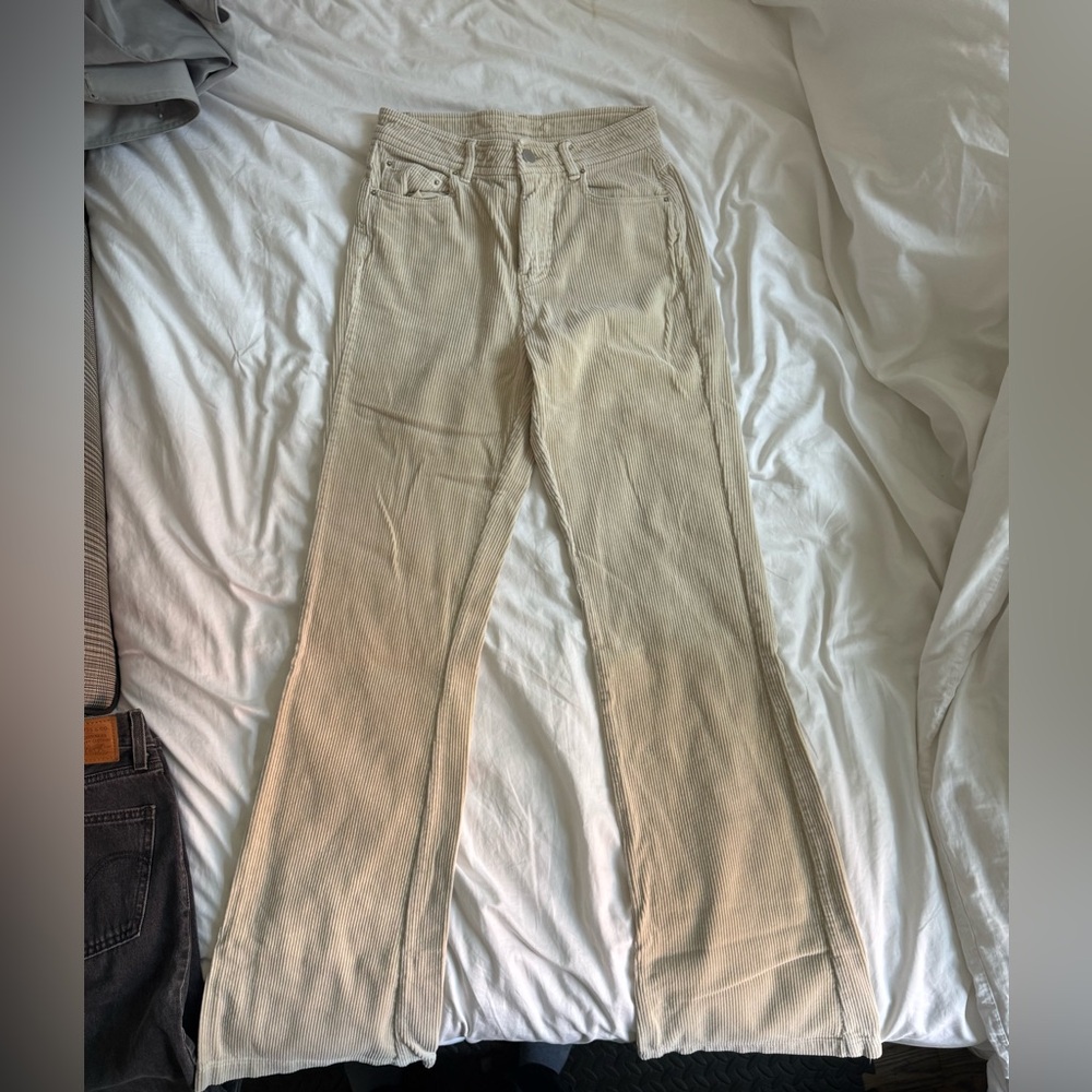 Zara size 2 beige corduroy jeans!